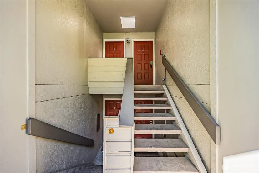 Property photo for 4164 Factoria Boulevard Se #b11, Bellevue photo 34