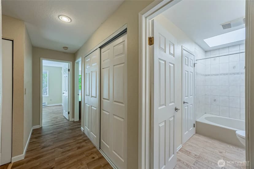 Property photo for 4164 Factoria Boulevard Se #b11, Bellevue photo 19