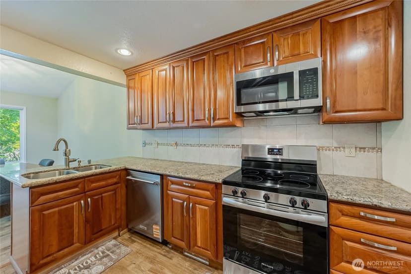 Property photo for 4164 Factoria Boulevard Se #b11, Bellevue photo 7
