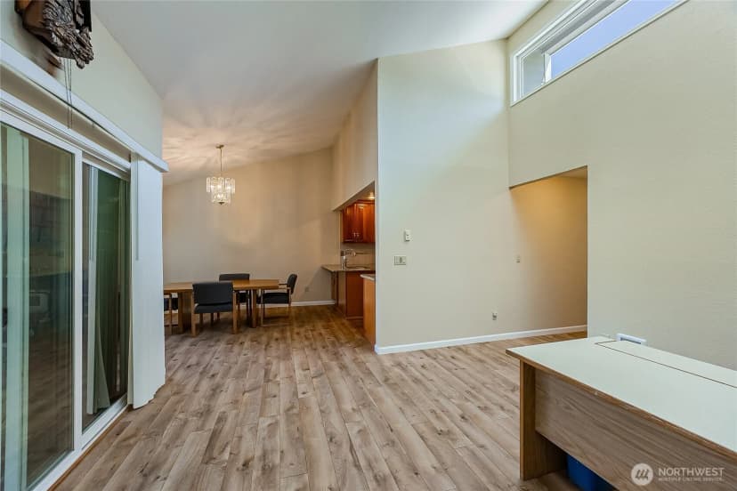 Property photo for 4164 Factoria Boulevard Se #b11, Bellevue photo 3