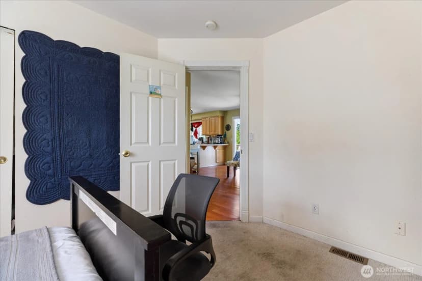 Property photo for 735 Sw Regency Drive, Oak Harbor photo 19