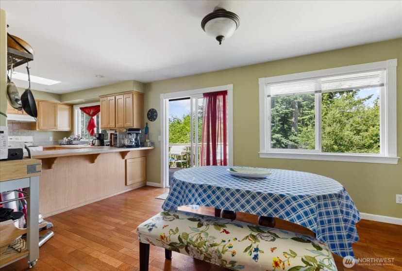 Property photo for 735 Sw Regency Drive, Oak Harbor photo 7