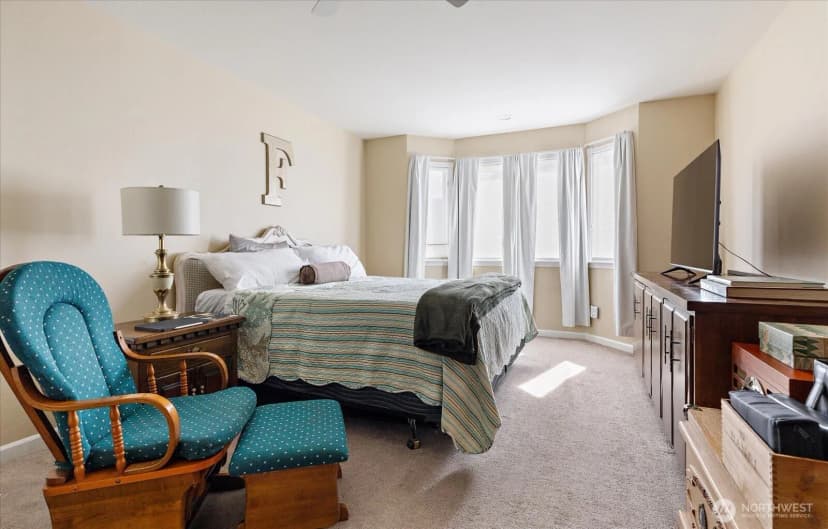 Property photo for 735 Sw Regency Drive, Oak Harbor photo 14