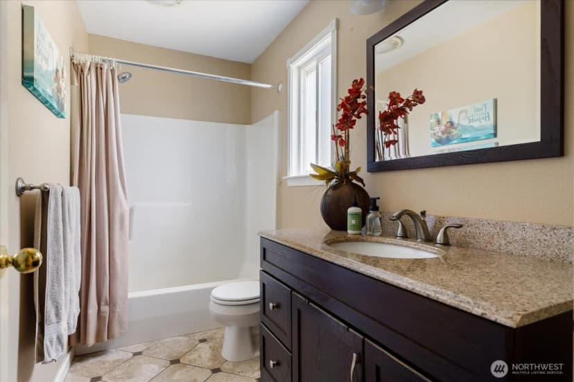 Property photo for 735 Sw Regency Drive, Oak Harbor photo 20