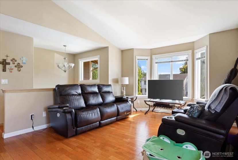 Property photo for 735 Sw Regency Drive, Oak Harbor photo 11