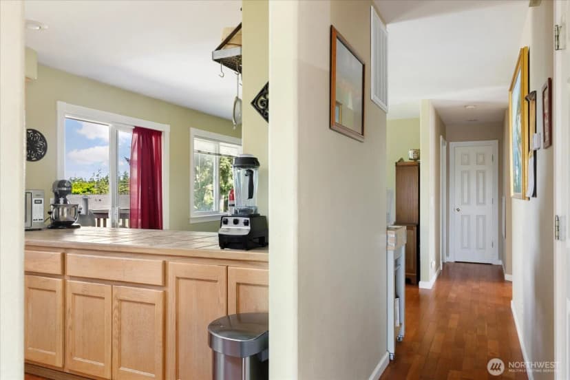 Property photo for 735 Sw Regency Drive, Oak Harbor photo 6