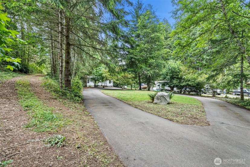 Property photo for 1130 E Phillips Lake Road, Shelton photo 25