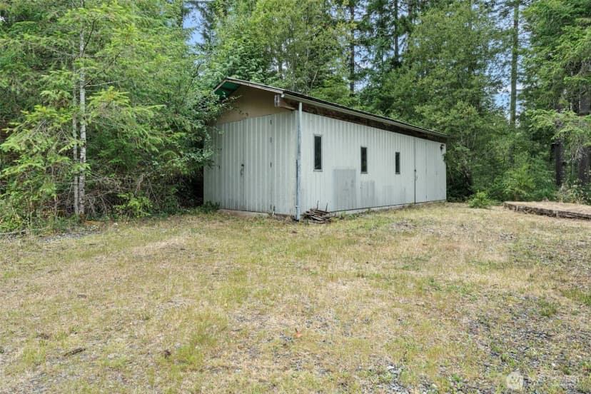 Property photo for 1130 E Phillips Lake Road, Shelton photo 21