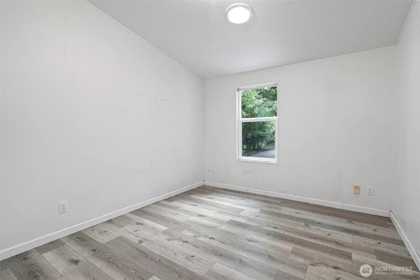 Property photo for 1130 E Phillips Lake Road, Shelton photo 11