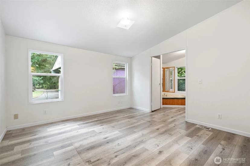 Property photo for 1130 E Phillips Lake Road, Shelton photo 15