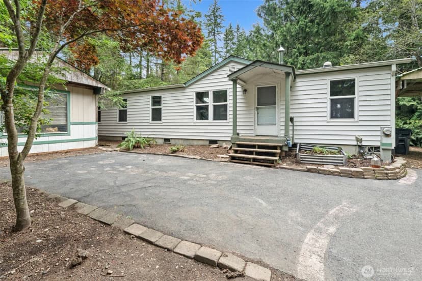 Property photo for 1130 E Phillips Lake Road, Shelton