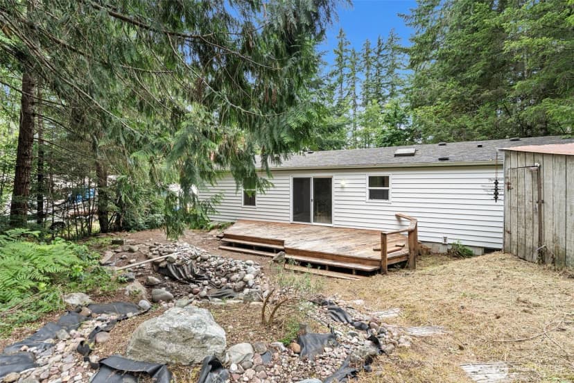 Property photo for 1130 E Phillips Lake Road, Shelton photo 18
