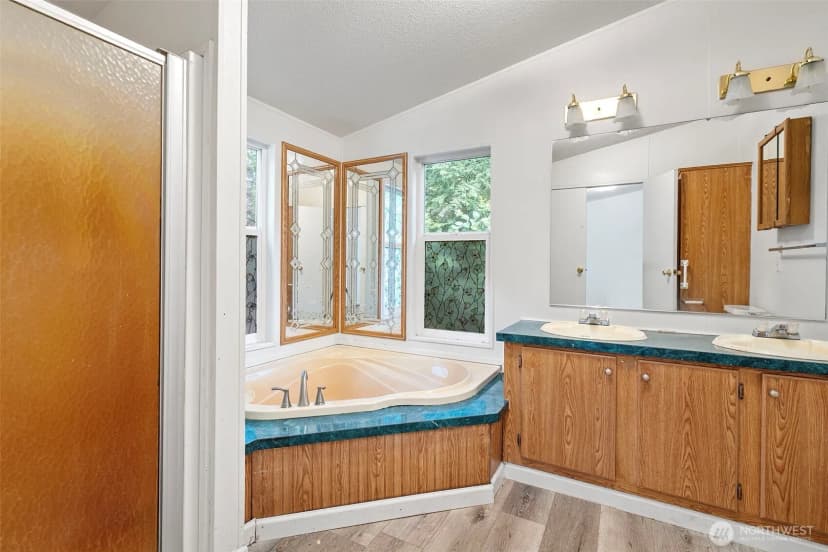 Property photo for 1130 E Phillips Lake Road, Shelton photo 17