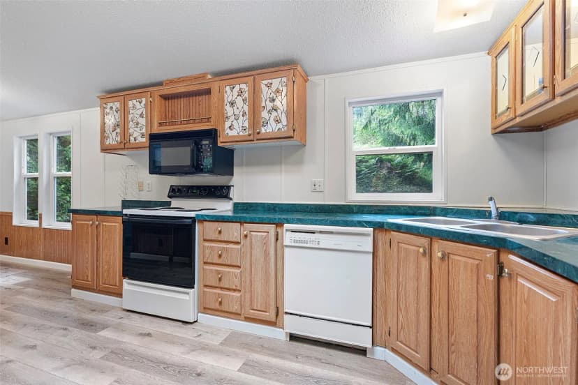 Property photo for 1130 E Phillips Lake Road, Shelton photo 6