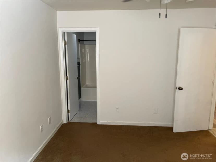 Property photo for 1390 Jordan Court, Oak Harbor photo 25