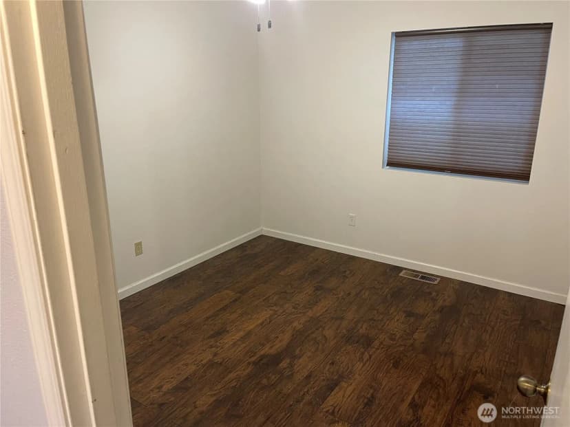 Property photo for 1390 Jordan Court, Oak Harbor photo 19