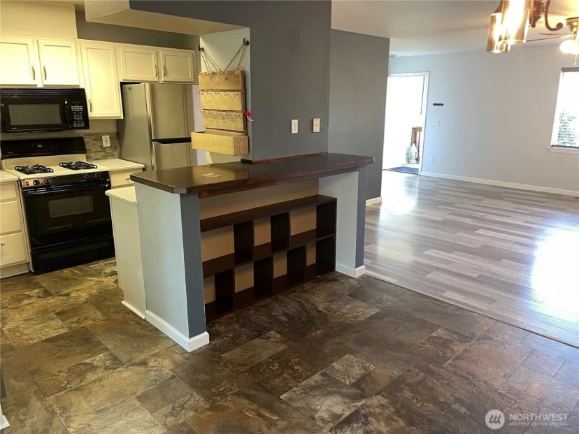 Property photo for 1390 Jordan Court, Oak Harbor photo 15