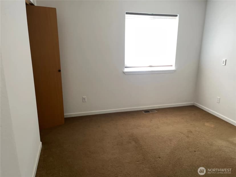 Property photo for 1390 Jordan Court, Oak Harbor photo 23