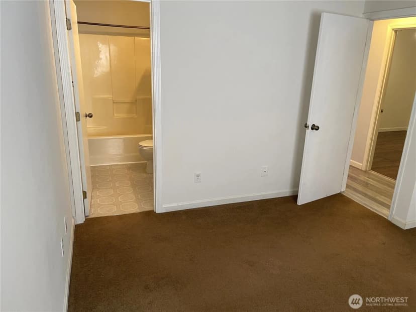 Property photo for 1390 Jordan Court, Oak Harbor photo 26