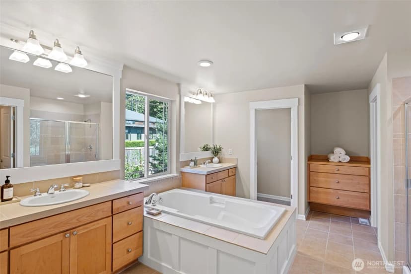 Property photo for 2648 116th Avenue Ne, Bellevue photo 24