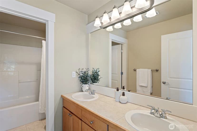 Property photo for 2648 116th Avenue Ne, Bellevue photo 29