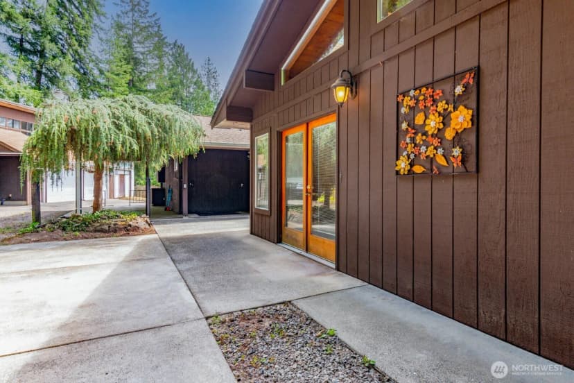 Property photo for 1140 Lower Marine Drive, Bremerton