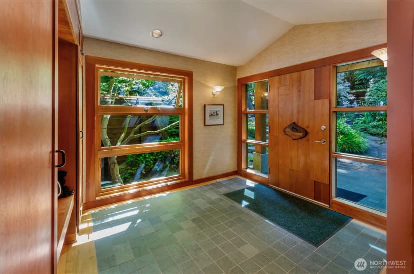 Property photo for 9913 Point View Street Ne, Olympia photo 7