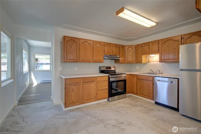 Property photo for 408 N 11th Street, Elma photo 8