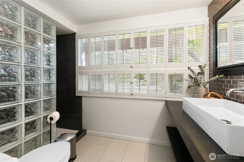 Property photo for 11508 Clovercrest Drive Sw, Lakewood photo 30
