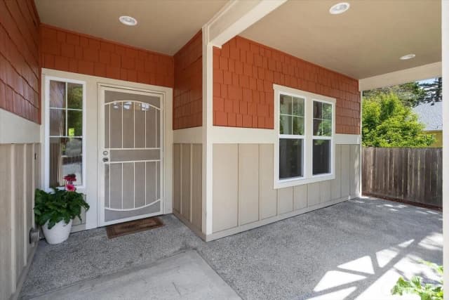 Property photo for 1818 Madison Avenue Nw, Olympia photo 3