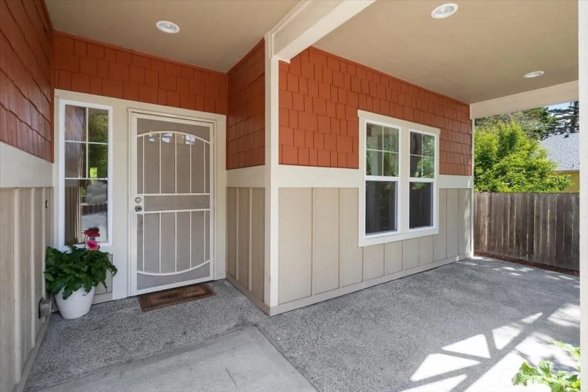 Property photo for 1818 Madison Avenue Nw, Olympia photo 3