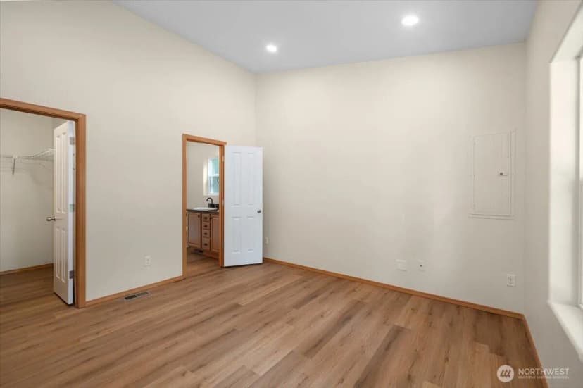 Property photo for 1818 Madison Avenue Nw, Olympia photo 8