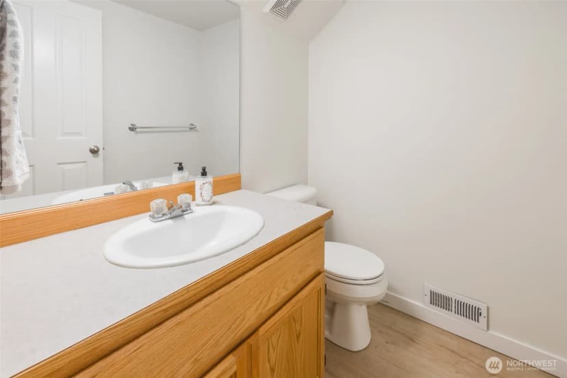 Property photo for 3218 Maplewood Circle Ne, Tacoma photo 18