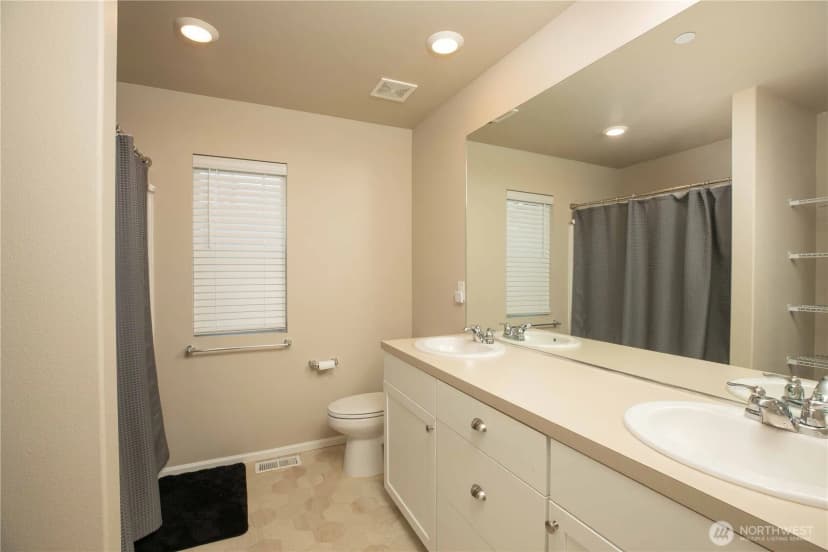 Property photo for 1401 Timberline Avenue, Bremerton photo 4