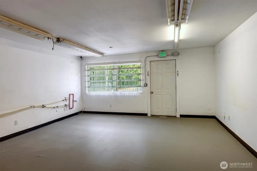 Property photo for 10722 Lake City Way Ne, Seattle photo 10