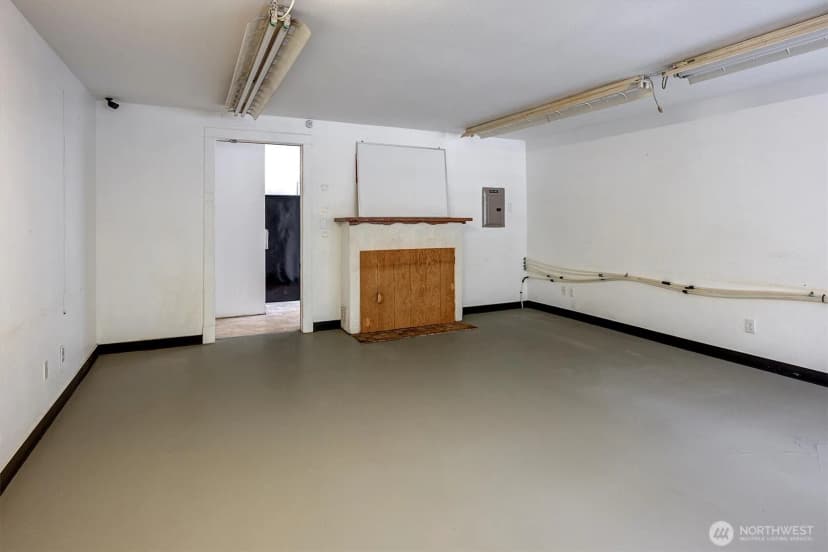 Property photo for 10722 Lake City Way Ne, Seattle photo 9