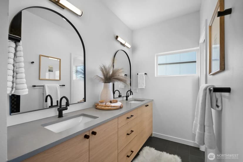 Property photo for 1064 E Republican Street, Seattle photo 17