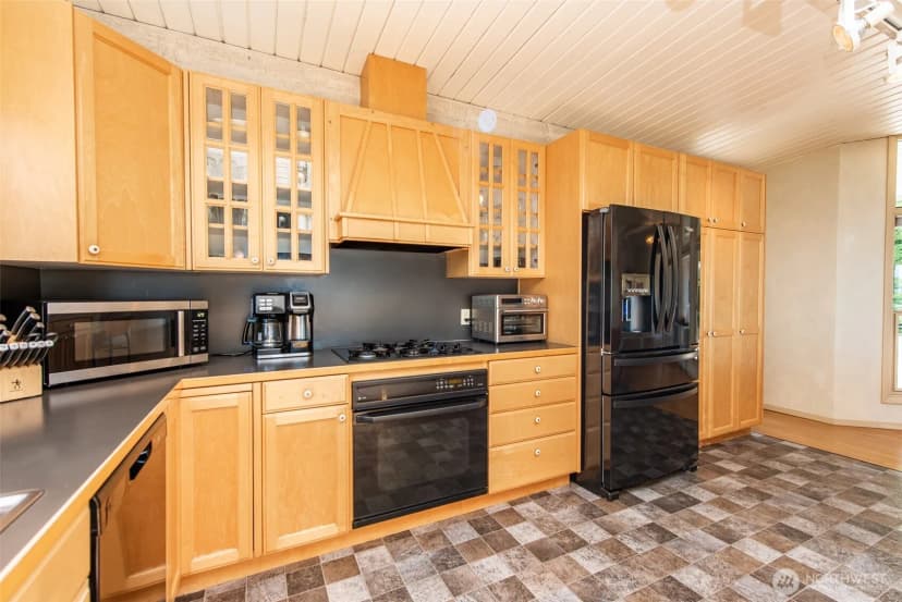 Property photo for 2641 E Bay Street, Port Angeles photo 10
