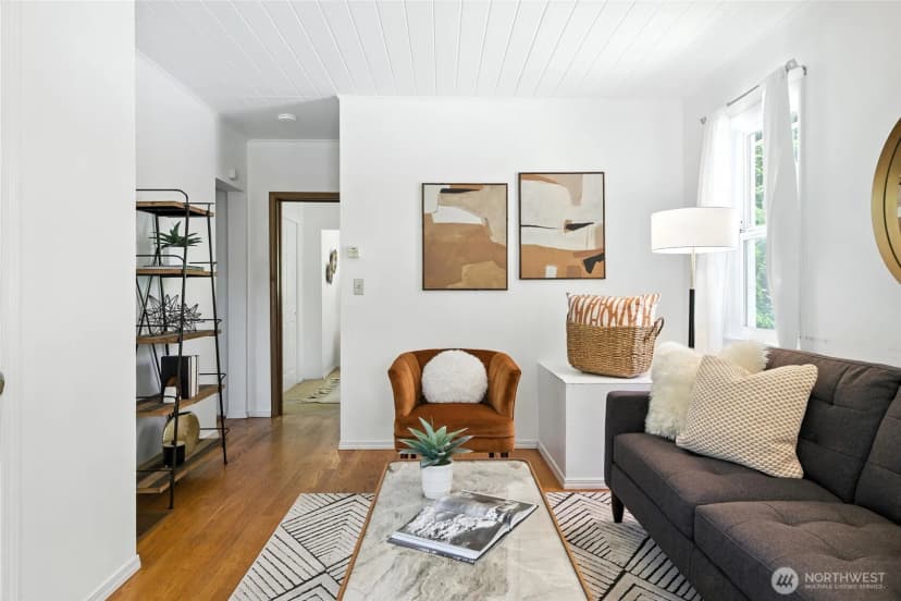 Property photo for 9809 57th Avenue S, Seattle photo 4