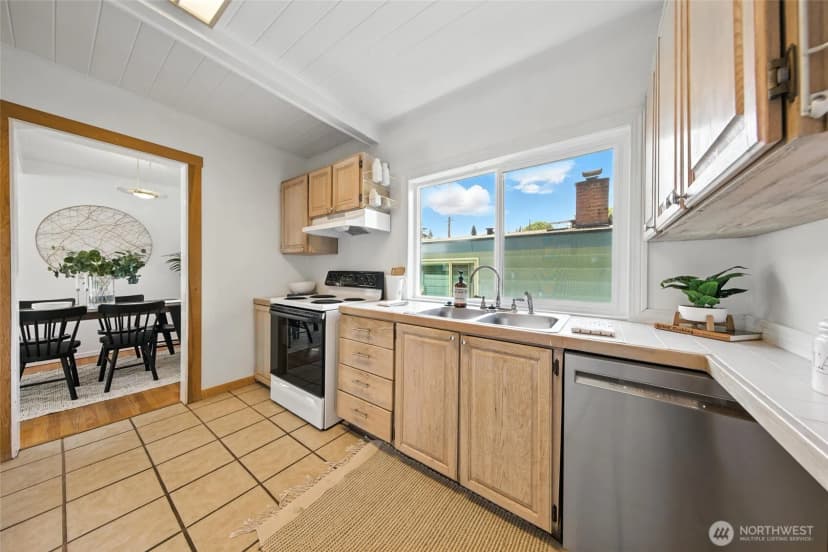 Property photo for 9809 57th Avenue S, Seattle photo 12