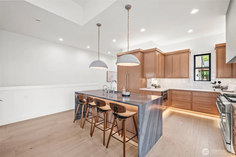 Property photo for 7402 Soundview Drive, Gig Harbor photo 8