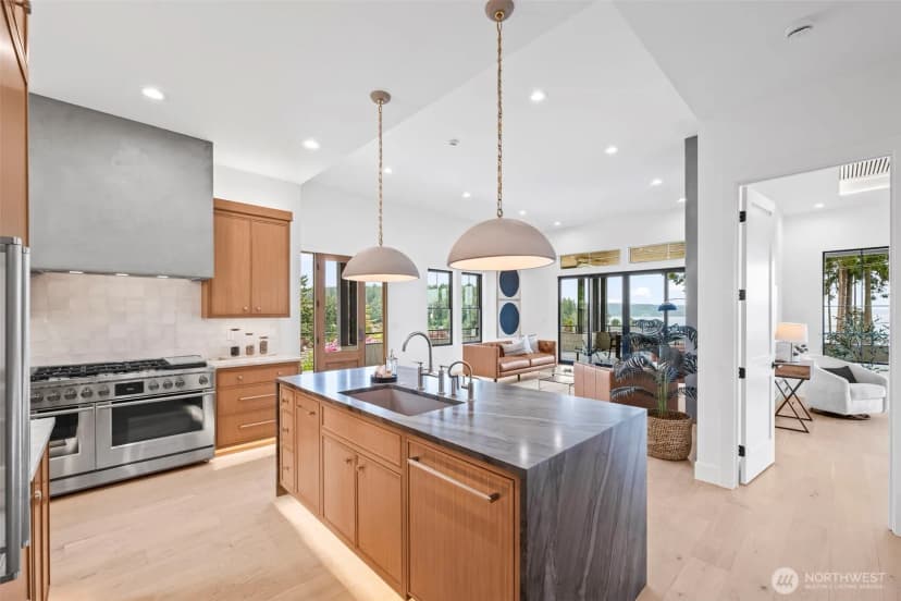 Property photo for 7402 Soundview Drive, Gig Harbor photo 4