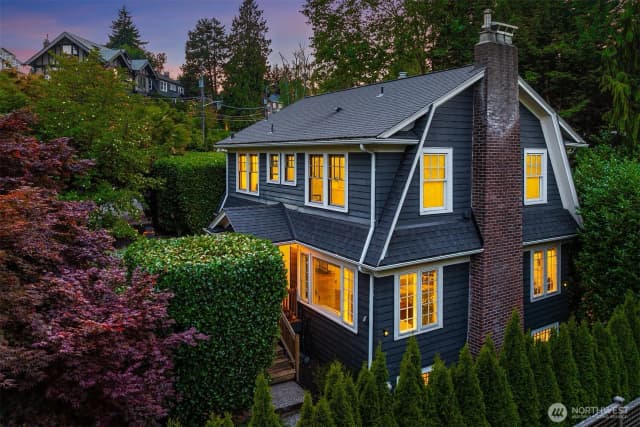 Property photo for 1600 Interlaken Place E, Seattle photo 2
