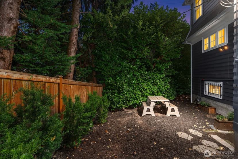 Property photo for 1600 Interlaken Place E, Seattle photo 28