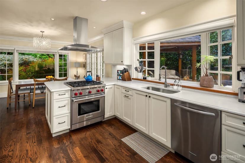 Property photo for 1600 Interlaken Place E, Seattle photo 12