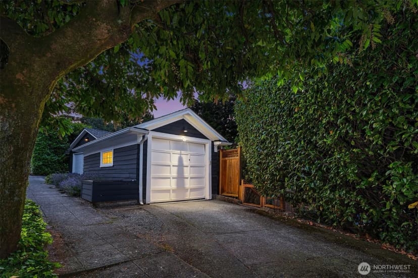 Property photo for 1600 Interlaken Place E, Seattle photo 31