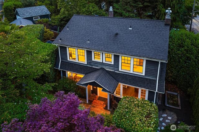 Property photo for 1600 Interlaken Place E, Seattle photo 3