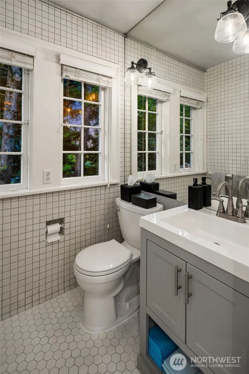 Property photo for 1600 Interlaken Place E, Seattle photo 14
