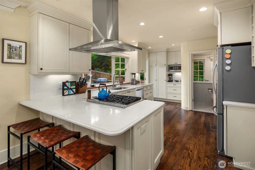Property photo for 1600 Interlaken Place E, Seattle photo 10