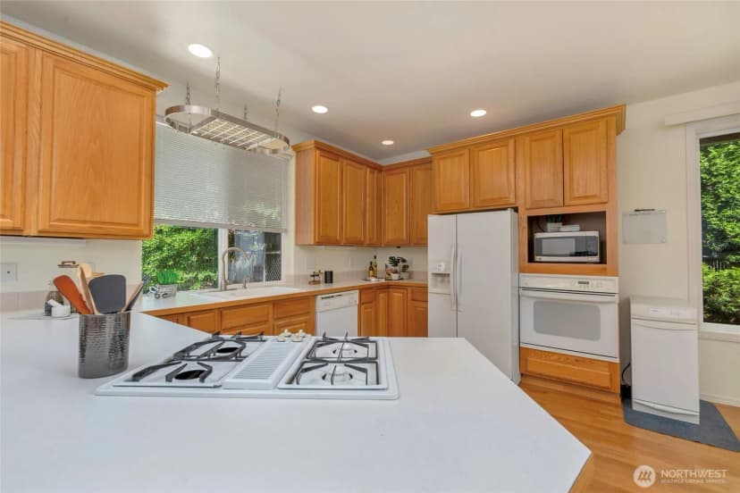 Property photo for 11402 83rd Avenue Sw, Lakewood photo 9